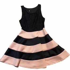 Dotted Scoop Neck Sleeveless Dress
